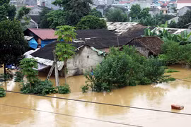 Mưa to khiến nhiều nơi tại miền Trung chìm trong ngập lụt
