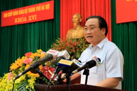 Bí thư Thành uỷ Hà Nội Hoàng Trung Hải tại hội nghị sáng 6-10
