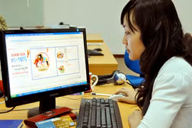 Có ý kiến cho rằng Bộ luật hình sự đã bỏ tội danh kinh doanh trái phép nhưng Điều 292 lại quy định tội “kinh doanh trái phép trên mạng”. Như vậy là không phù hợp.
