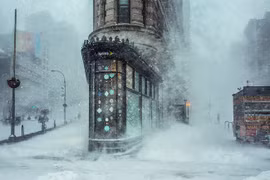 1. Jonas Blizzard And The Flatiron Building, New York, United States - Tác giả: Michele Palazzo