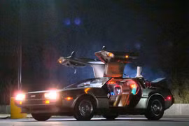 1. 1981 DeLorean DMC-12 trong phim Trở về Tương lai (1985).