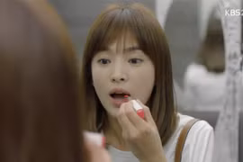 Fan tinh ý phát hiện ra thỏi son nàng bác sĩ Song Hye Kyo sử dụng trong phim thuộc thương hiệu Laneige.