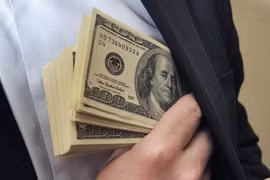 Trung Quốc: Nhận hối lộ từ 460 ngàn USD sẽ bị tử hình