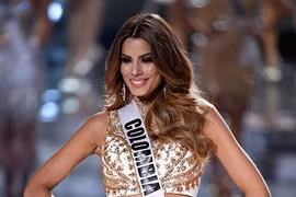 Hoa hậu Colombia trở thành 'Mỹ nhân đương đại gợi cảm nhất 2015'