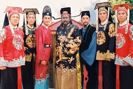 Với độ dài kỉ lục 236 tập, bộ phim về vị quan thanh liêm đời Tống - "Bao Thanh Thiên" (1993) từng là “món ăn tinh thần” của hàng triệu khán giả Việt Nam mỗi ngày. 