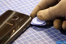 Mổ bụng Galaxy S7 xem tản nhiệt bằng chất lỏng