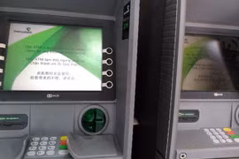 2 máy ATM hỏng tại chi nhánh Vietcombank 211 Trung Kính\