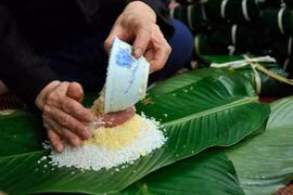Video: Mẹo gói bánh chưng không cần khuôn vẫn vuông, đẹp