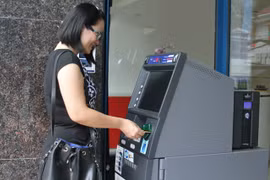 Kiểm tra kỹ thông tin trước khi chuyển khoản để tránh chuyển nhầm