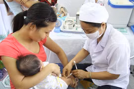 Pentaxim là vaccin phòng các bệnh Bạch hầu, Ho gà, Uốn ván, Bại liệt, Viêm màng não mủ do Hib.