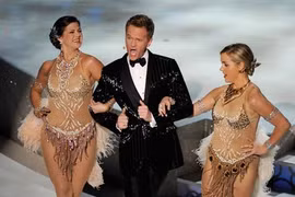 Khán giả vô cùng phấn khích khi khi nam diễn viên Neil Patrick Harris bất ngờ xuất hiện trên sân khấu và thể hiện ca khúc "No One Wants to Do It Alone" tại lễ trao giải Oscar 2010.