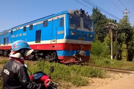 Ám ảnh TNGT đường sắt nhìn từ khoang lái tàu