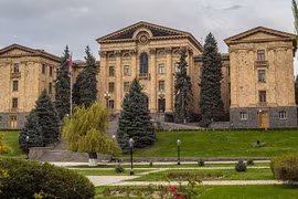 Việt Nam xuất khẩu sang Armenia chủ yếu gồm điện thoại di động, máy tính, hàng may mặc và cà phê.