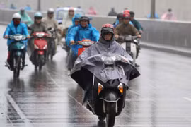 Hà Nội nhiệt độ tăng nhẹ, vẫn có mưa rào và dông.