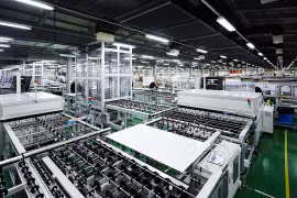Xưởng sản xuất pin điện mặt trời của Qcells ở Mỹ. Ảnh Elecktrek