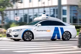 Robotaxi momentaGo của liên doanh GM-Momenta. Ảnh GM