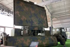 Radar băng tần S đa chức năng không cần giám sát YLC-16 được trưng bày tại Triển lãm Radar Quốc tế lần thứ 10 ở Bắc Kinh ngày 13/4/2023. Ảnh: Liu Xuanzun/GT