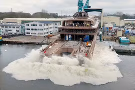 Lürssen Yachts hạ thủy siêu du thuyền phi xả thải CO2. Ảnh video Lürssen Yachts
