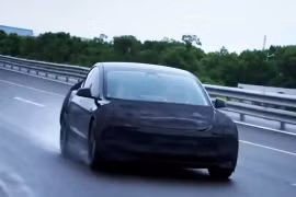 Nguyên mẫu Tesla Model3 chạy thử nghiệm. Ảnh: InsideEV