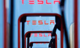 Trạm sạc xe điện của Tesla. Ảnh minh họa Reuters