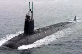 Tàu ngầm tấn công lớp Virginia, sẽ được chuyển đổi thành tàu ngầm gián điệp. Ảnh Naval News.