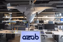 Thổ Nhĩ Kỳ ra mắt UAV tự sát tầm xa mới Azab. Ảnh Anadolu. 