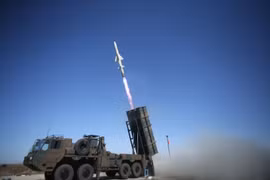 Type 12 Tên lửa hành trình đất đối hạm (SSM) gắn trên xe tải của Mitsubishi Heavy Industries. Ảnh Military Leak