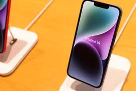 Theo IDC, Apple xuất xưởng 72,3 triệu chiếc iPhone trong quý IV, giảm 14,9% so với cùng kỳ năm 2021. Ảnh minh họa CNBC.
