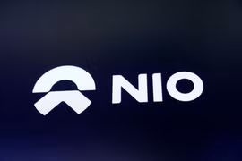 Logo công ty khởi nghiệp xe điện Trung Quốc Nio Inc. ngày phát hành cổ phiếu lần đầu (IPO) tại NYSE ở New York, Mỹ, ngày 12/9/2018. Reuters / Brendan McDermid