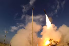 Phòng không Israel phóng tên lửa đánh chặn Arrow-3. Ảnh Army Recognition.