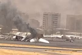 Giao chiến diễn ra ở sân bay Quốc tế Khartoum. Ảnh Video South Front.