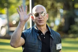 Tỷ phú Jeff Bezos. Ảnh: CNBC
