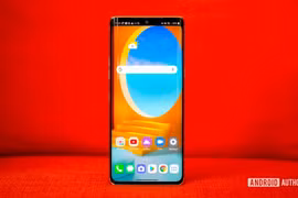 LG Velvet (Ảnh: Android Authority)