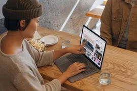 Microsoft lên kế hoạch dựa vào AI để đánh bại Apple (Ảnh: Yahoo)