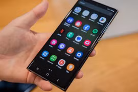 Galaxy S23 chứa quá nhiều ứng dụng rác.