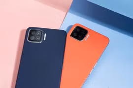 OPPO A73 có thiết kế mặt lưng giả da ấn tượng (Ảnh: Tech Flow)