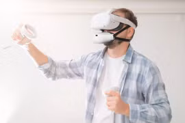 Chiếc mic VR độc lạ được giới thiệu trong triển lãm CES 2023 (Ảnh: Tech Spot)