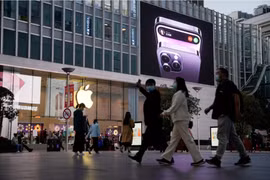 Tim Cook cho biết lý do vì sao doanh thu Apple giảm mạnh (Ảnh: SCMP)