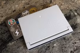 Có nên chuyển từ MacBook sang laptop Windows? (Ảnh: PC World)