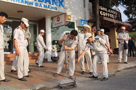 Lực lượng Đà Nẵng đang làm nhiệm vụ (ảnh dichvucong)