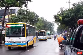 Tổng đài Dịch vụ công Đà Nẵng-1022 vừa đưa ứng dụng tra cứu thông tin xe buýt qua tin nhắn SMS và ứng dụng Zalo để phục vụ người dân.