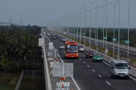 VEC E cho biết trong đó có những xe quá tải trọng 120% so với sổ kiểm định xe và đây là những chiếc xe sẽ gây hư hỏng đường cao tốc.