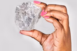 Viên kim cương "khủng" nặng 1.111 carat mới được tìm thấy tại Botswana.