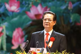 Thủ tướng Nguyễn Tấn Dũng, Chủ tịch Hội đồng Thi đua-Khen thưởng Trung ương phát động thi đua tại Đại hội. Ảnh: TTXVN