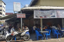 Một tiệm kinh doanh của người gốc Việt Nam tại Phnom Penh