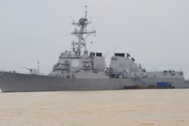 Tàu khu trục USS Lassen của Hạm đội 7 Hải quân Mỹ trong lần thăm Đà Nẵng năm 2009, neo đậu tại cảng Tiên Sa - Ảnh: AFP