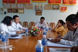 Buổi thương lượng bồi thường oan sai cho ông Huỳnh Văn Nén diễn ra trong tinh thần cầu thị. Ảnh: THUẬN BÌNH