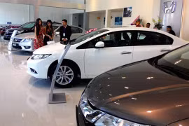 Nhập khẩu ô tô 10 tháng gấp 3 lần năm 2013