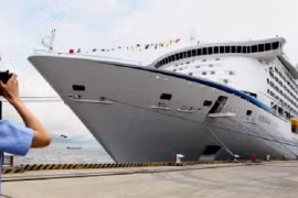 Tàu du lịch Voyager of the Seas ở Thượng Hải. Ảnh nguồn: Tân Hoa Xã