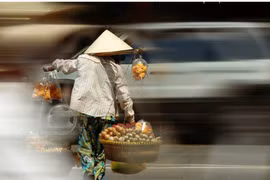 Thu ngân sách từ xuất nhập khẩu giảm tiếp 3,3%, thu nội địa tăng 11,9%